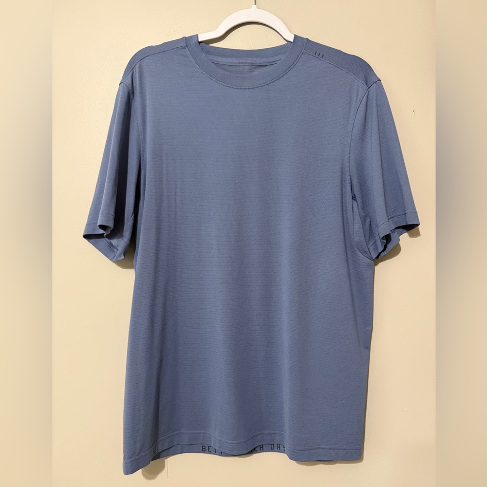 Men's Blue lululemon license to train shirt